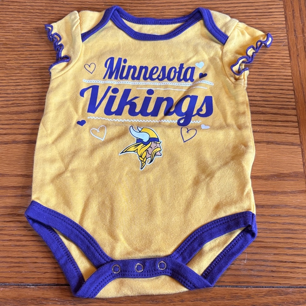 NFL Team Apparel Yellow and Purple Baby Outfit